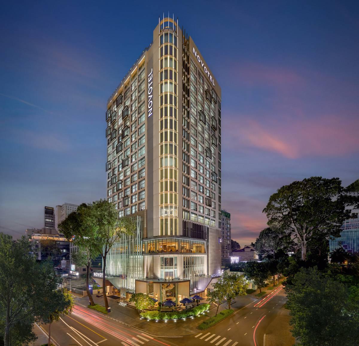 YEAR-END PARTY 2025, DẤU ẤN KẾT NĂM RỰC RỠ TẠI NOVOTEL SAIGON CENTRE ...